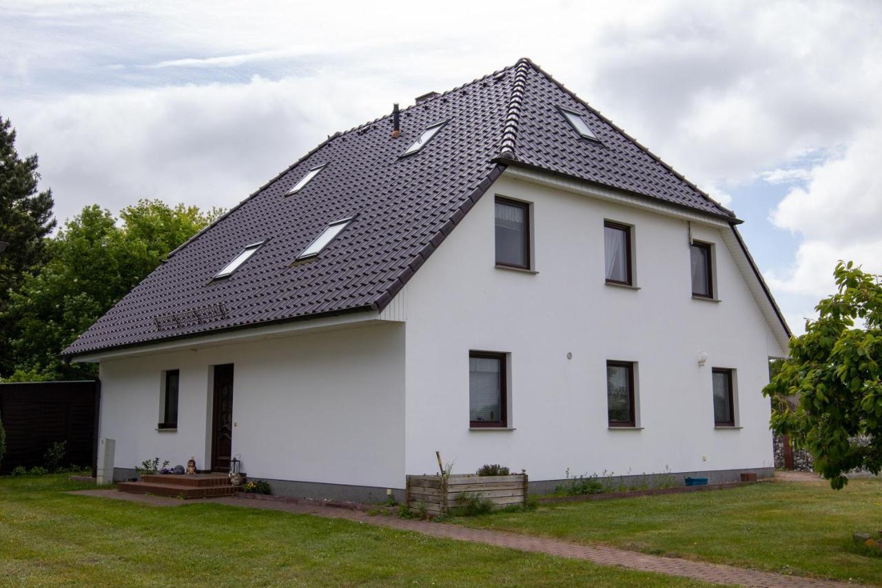 Urlaubs-Appartement Am Dorfrand Вік Екстер'єр фото
