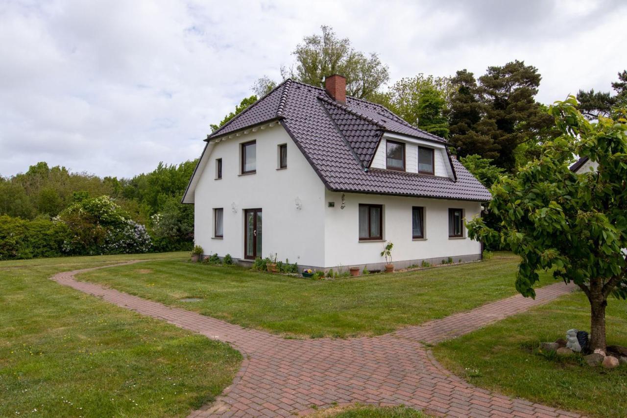 Urlaubs-Appartement Am Dorfrand Вік Екстер'єр фото
