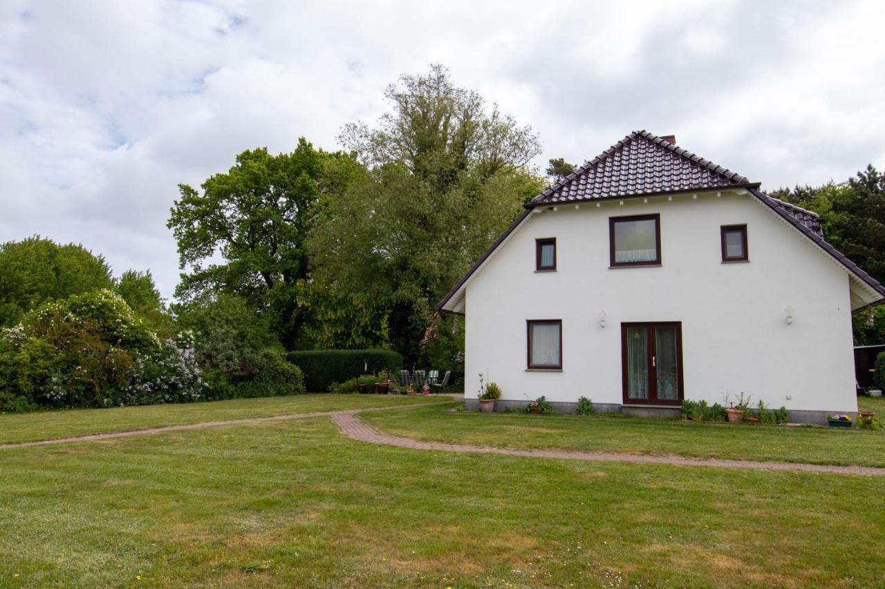 Urlaubs-Appartement Am Dorfrand Вік Екстер'єр фото